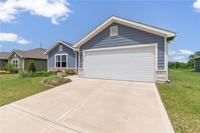 513 SE Carson Drive, Blue Springs, MO 64014
