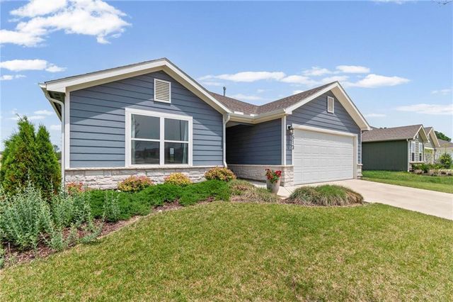 513 SE Carson Drive, Blue Springs, MO 64014