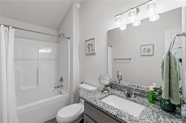 513 SE Carson Drive, Blue Springs, MO 64014