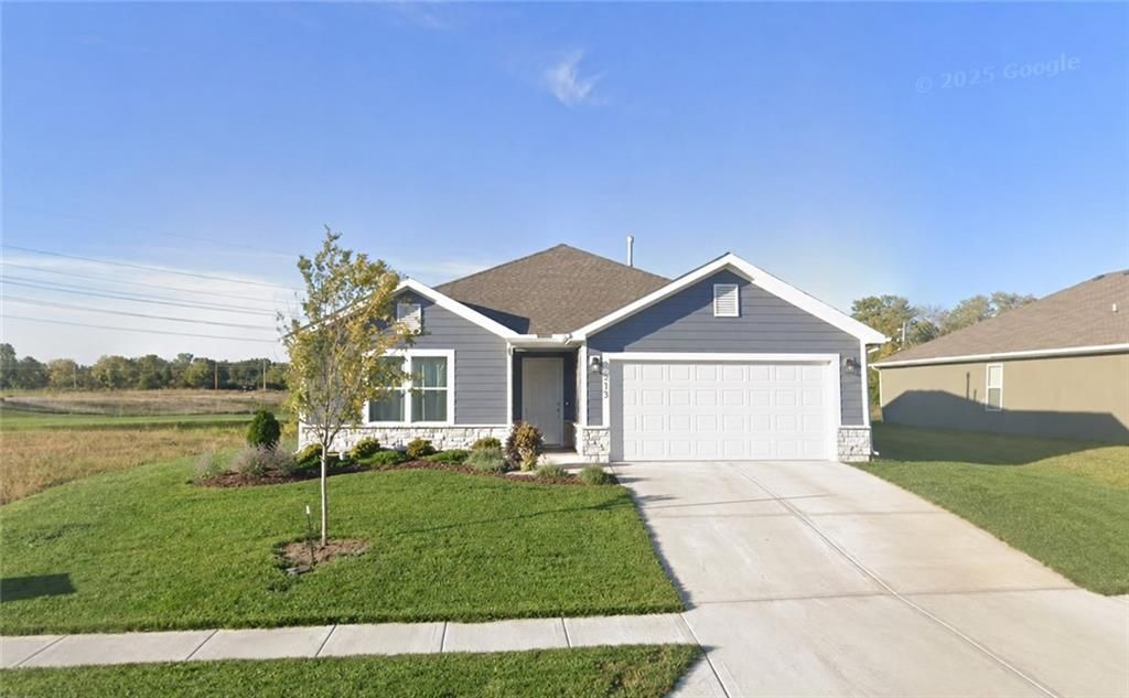513 SE Carson Drive, Blue Springs, MO 64014