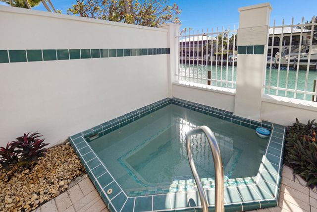 7017 Harbor Village Drive, Duck Key, FL 33050