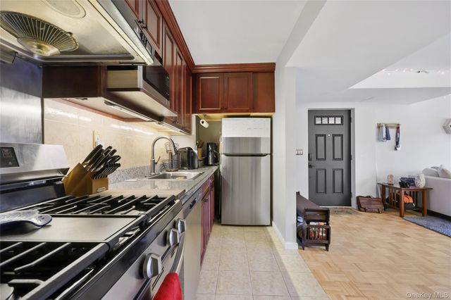 330 Central Avenue F3, Scarsdale, NY 10583