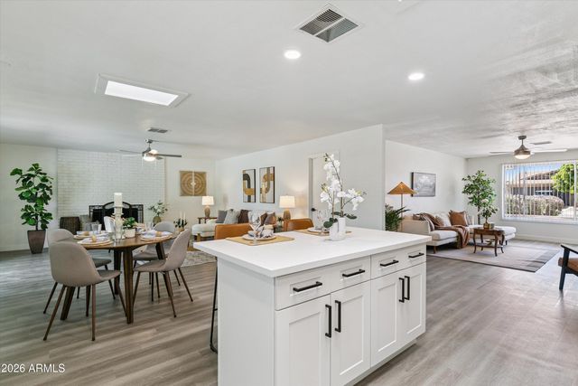 3020 W HARTFORD Drive, Phoenix, AZ 85053