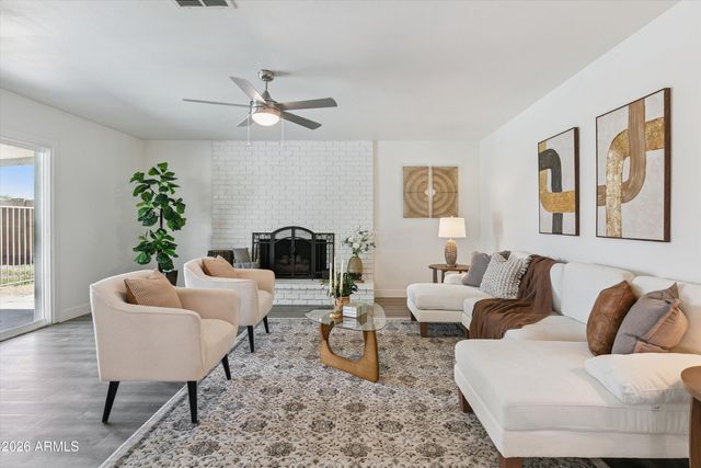 3020 W HARTFORD Drive, Phoenix, AZ 85053