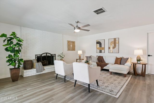 3020 W HARTFORD Drive, Phoenix, AZ 85053