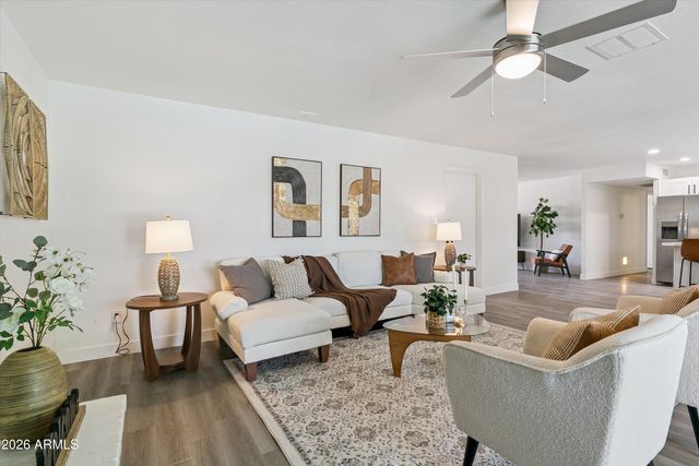 3020 W HARTFORD Drive, Phoenix, AZ 85053