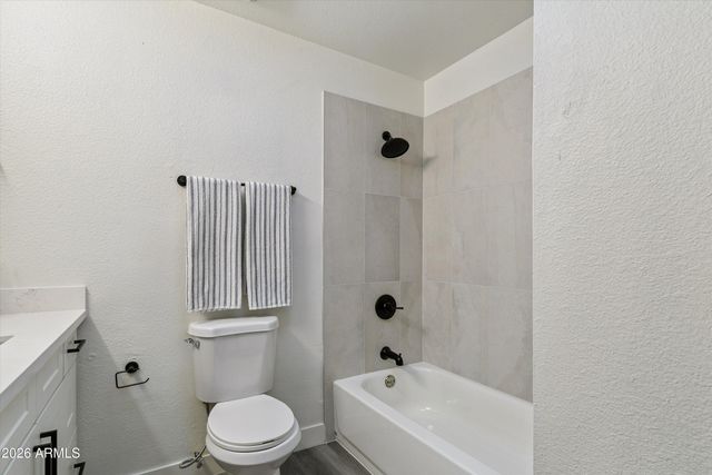 3020 W HARTFORD Drive, Phoenix, AZ 85053