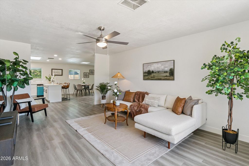 3020 W HARTFORD Drive, Phoenix, AZ 85053 — photo 4