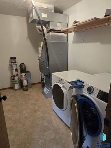 1419 N Conifer Pl Place, Sioux Falls, SD 57107