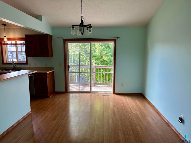 1419 N Conifer Pl Place, Sioux Falls, SD 57107