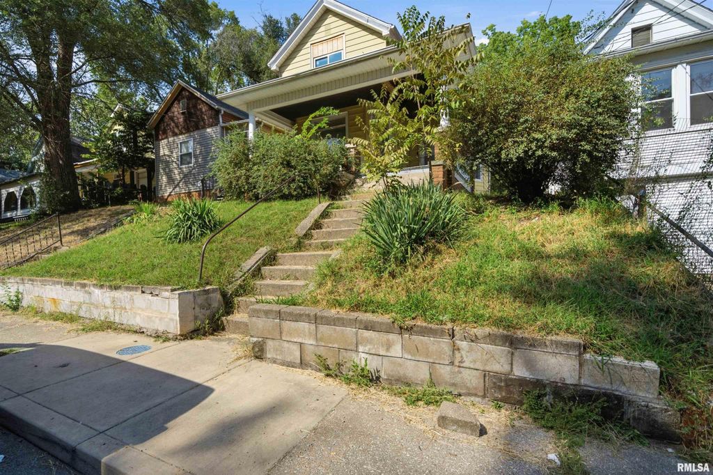 626 HAUNGS Avenue, Peoria, IL 61603
