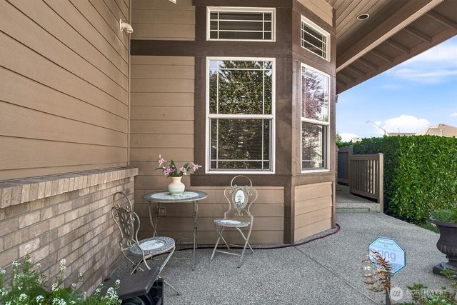 13915 SE 238th Place, Kent, WA 98042