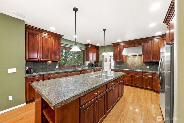 13915 SE 238th Place, Kent, WA 98042