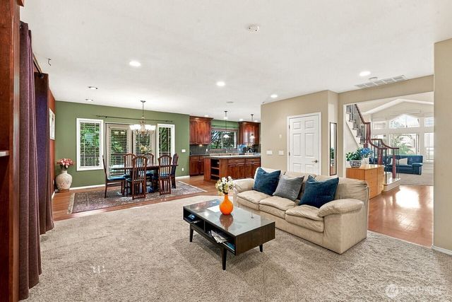 13915 SE 238th Place, Kent, WA 98042