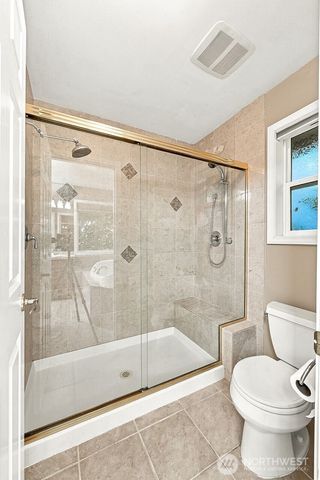 13915 SE 238th Place, Kent, WA 98042