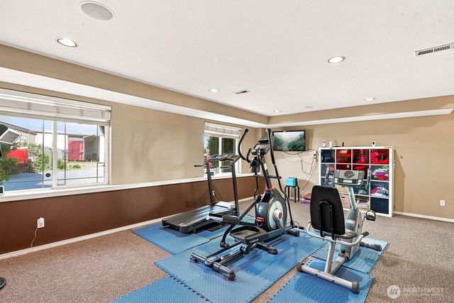 13915 SE 238th Place, Kent, WA 98042