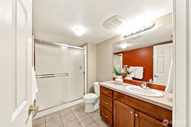 13915 SE 238th Place, Kent, WA 98042
