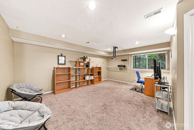 13915 SE 238th Place, Kent, WA 98042