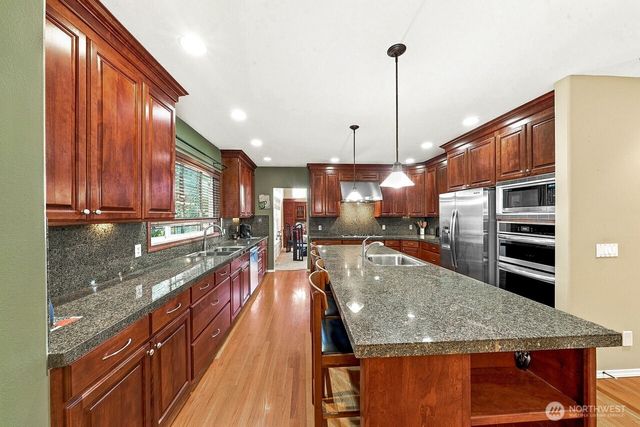 13915 SE 238th Place, Kent, WA 98042