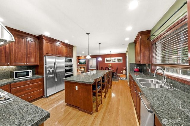 13915 SE 238th Place, Kent, WA 98042