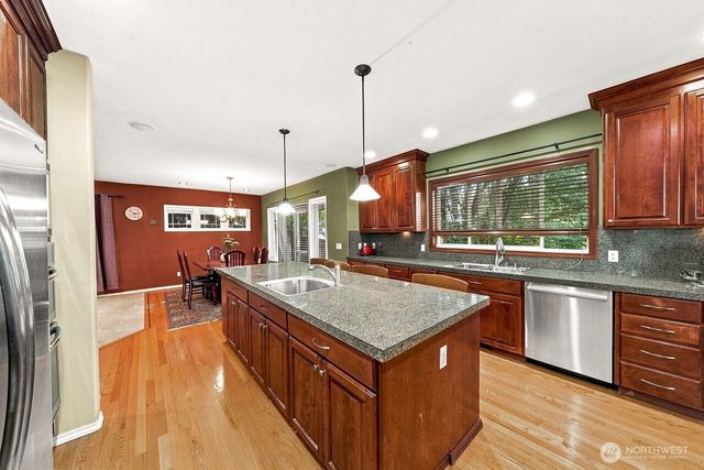 13915 SE 238th Place, Kent, WA 98042