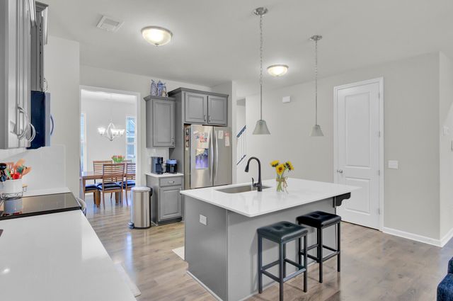 1087 Magnolia Warbler Way, Ravenel, SC 29470