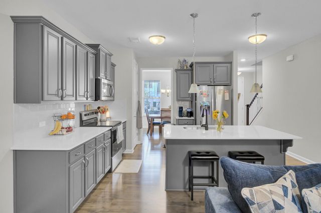 1087 Magnolia Warbler Way, Ravenel, SC 29470