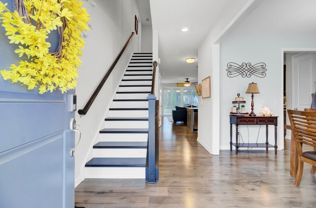 1087 Magnolia Warbler Way, Ravenel, SC 29470