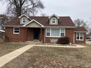 1711 Livingston Street, Carlyle, IL 62231