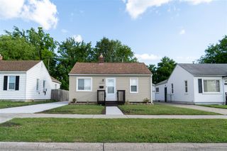 25627 Penn Street, Dearborn Heights, MI 48125
