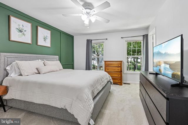8561 DELLWAY LN, Vienna, VA 22180