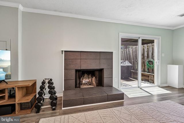 8561 DELLWAY LN, Vienna, VA 22180