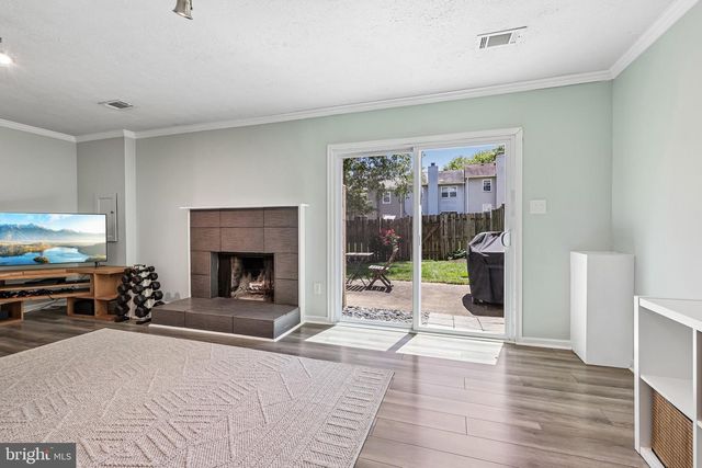8561 DELLWAY LN, Vienna, VA 22180