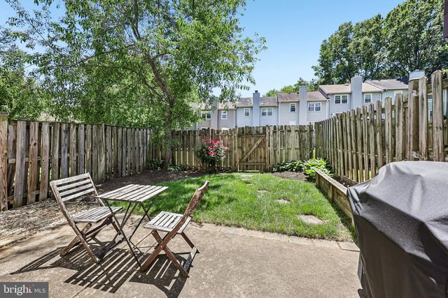 8561 DELLWAY LN, Vienna, VA 22180
