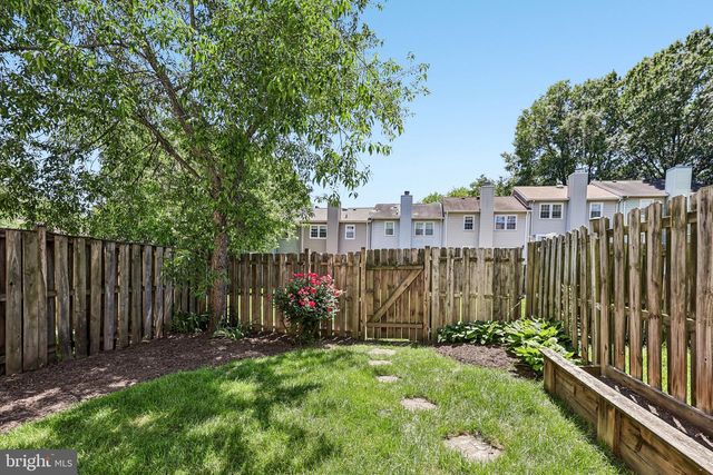 8561 DELLWAY LN, Vienna, VA 22180