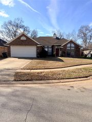 2113 Mockingbird Lane, Bossier City, LA 71111