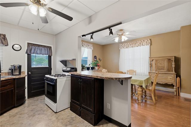 1313 Kenneth Ave, New Kensington, PA 15068