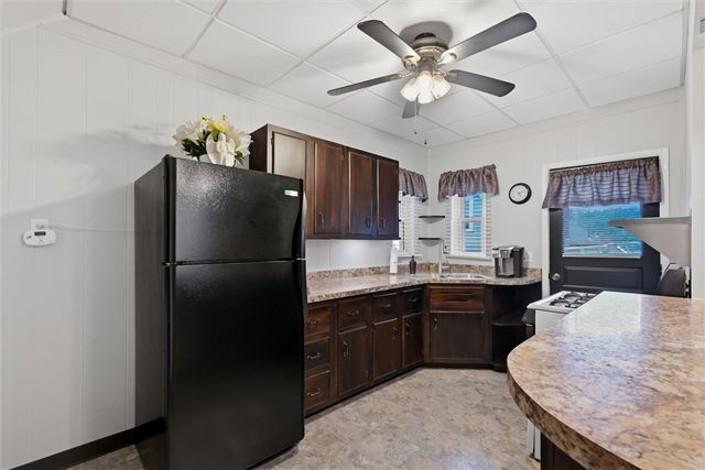 1313 Kenneth Ave, New Kensington, PA 15068