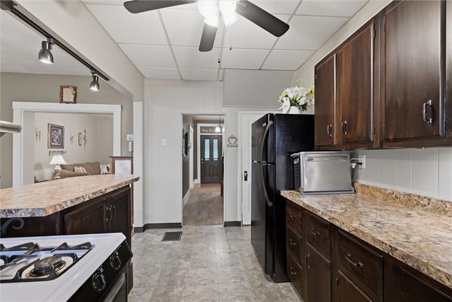 1313 Kenneth Ave, New Kensington, PA 15068