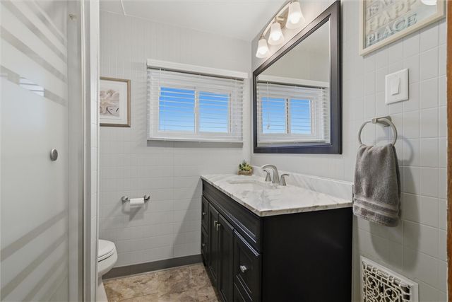 1313 Kenneth Ave, New Kensington, PA 15068