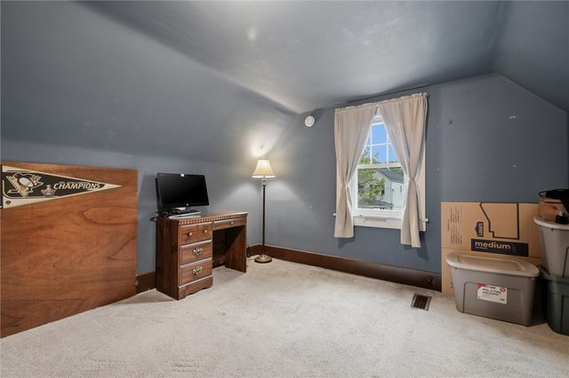 1313 Kenneth Ave, New Kensington, PA 15068