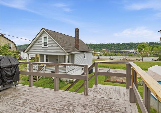 1313 Kenneth Ave, New Kensington, PA 15068