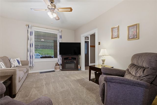 1313 Kenneth Ave, New Kensington, PA 15068