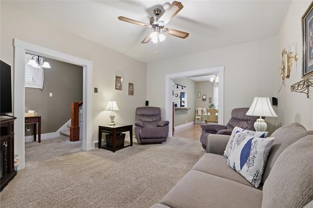 1313 Kenneth Ave, New Kensington, PA 15068
