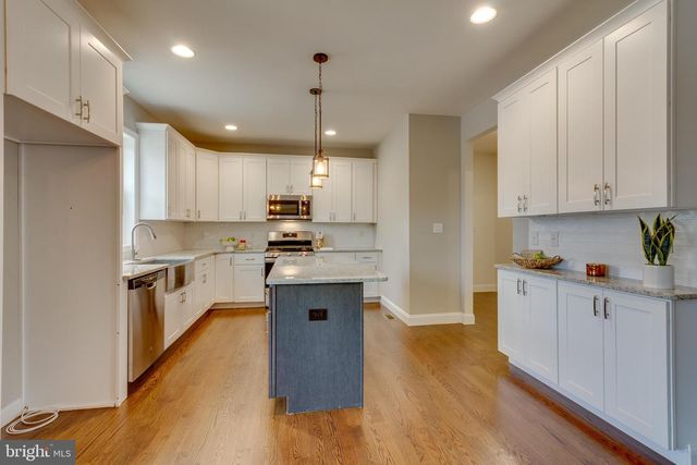 48 PINE ST, Beverly, NJ 08010