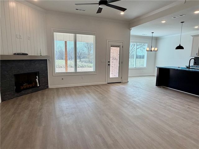 1817 Farmer Street, Pea Ridge, AR 72751