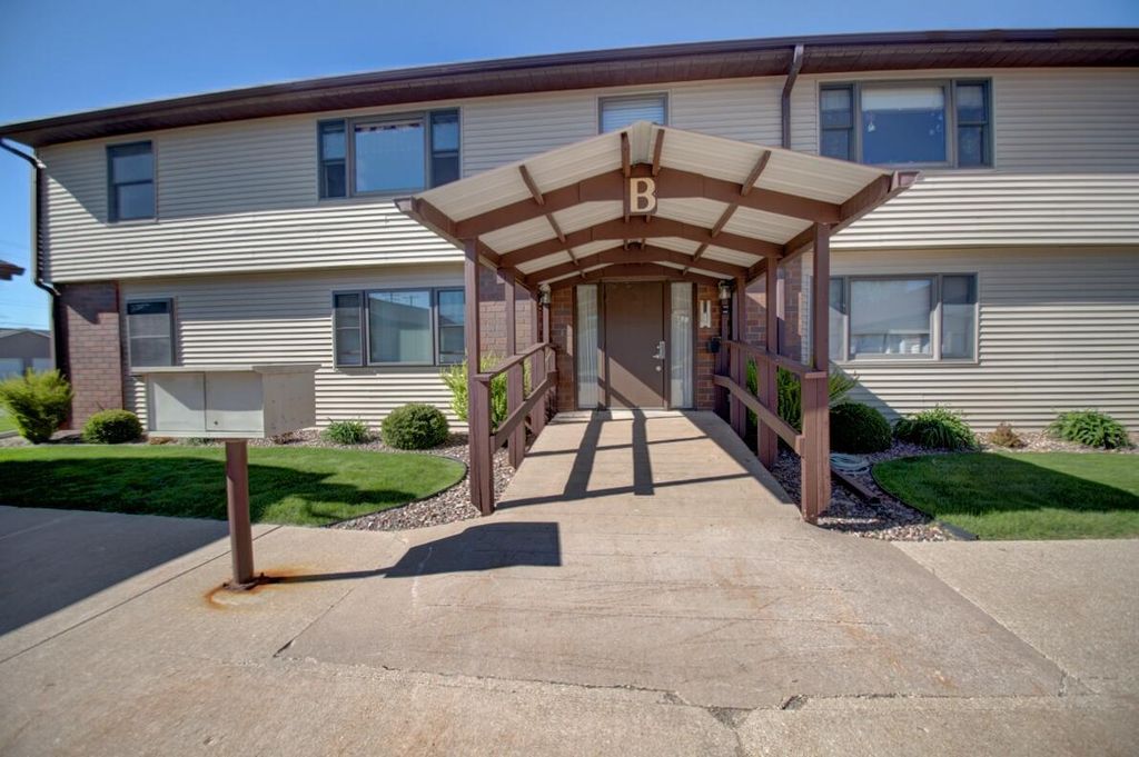 730 10th AVENUE N, Onalaska, WI 54650
