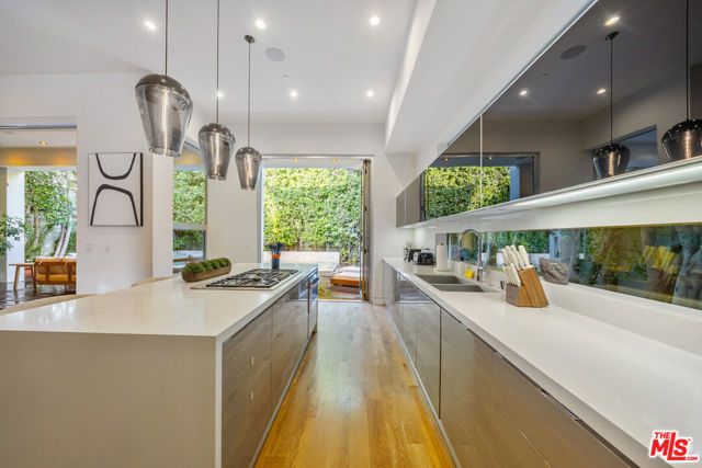 6359 Colgate Ave, Los Angeles, CA 90048