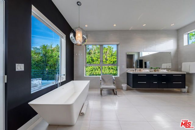 6359 Colgate Ave, Los Angeles, CA 90048