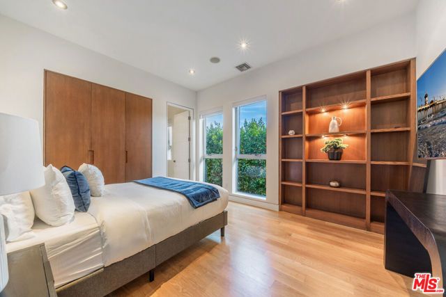 6359 Colgate Ave, Los Angeles, CA 90048